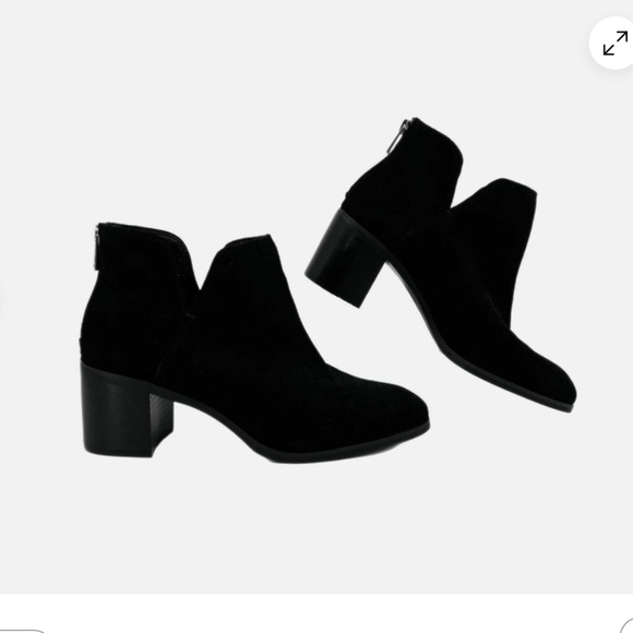 Enzo Angiolini black ankle bootie, 8.5, G1283 - Picture 2 of 9